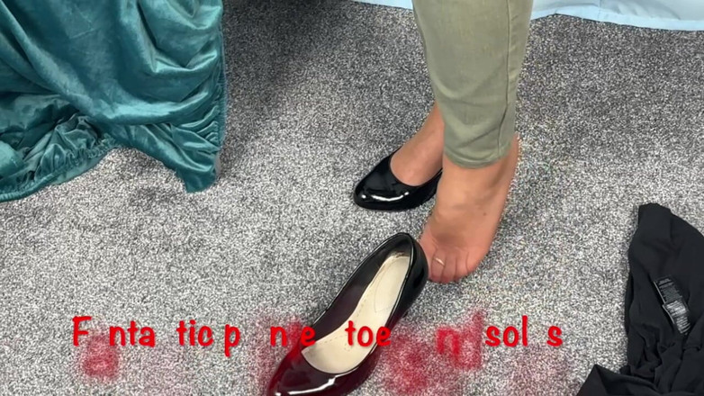 Mr MF: Mrs Mature Feet Strips From Everyday Clothing 416