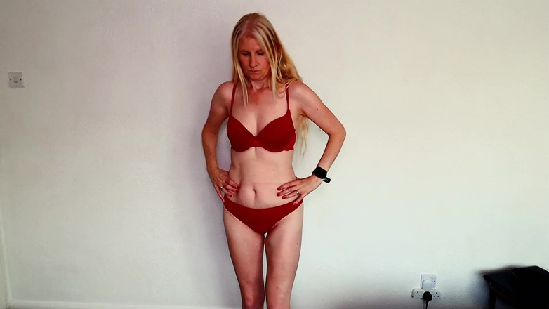 Britishmilf: NSFW 란제리 시도