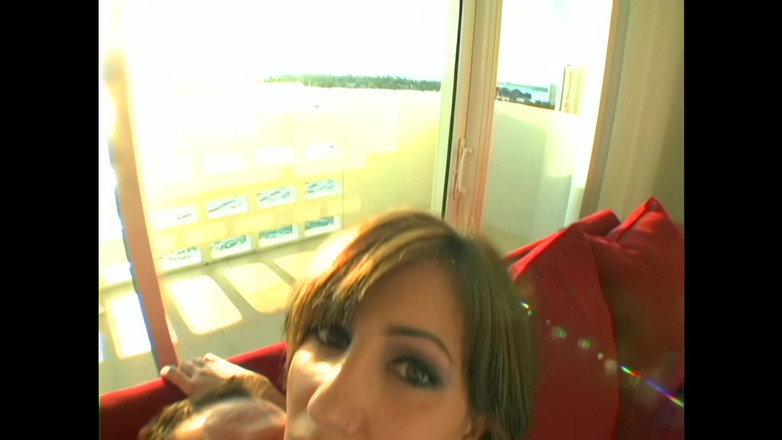 Pornobello: Melony Malone: Peitos Grandes E Redondos Para Um Pau Grande...