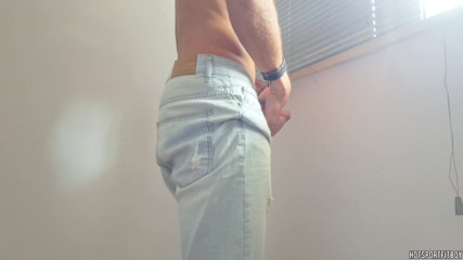 Hotsportfitboy: Riscantă dezbrăcare cu masturbare intensă și gemete în timp ce ejaculez cu...