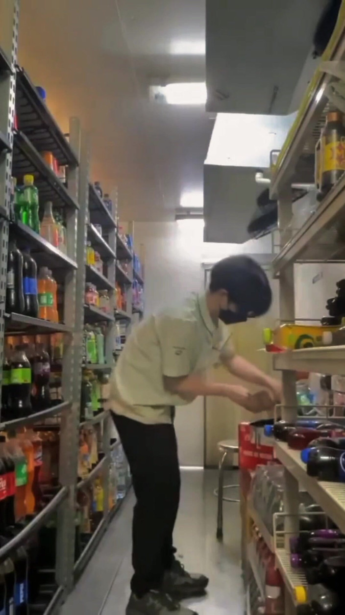 Louswee: Розслаблені покупки, пустотливі думки