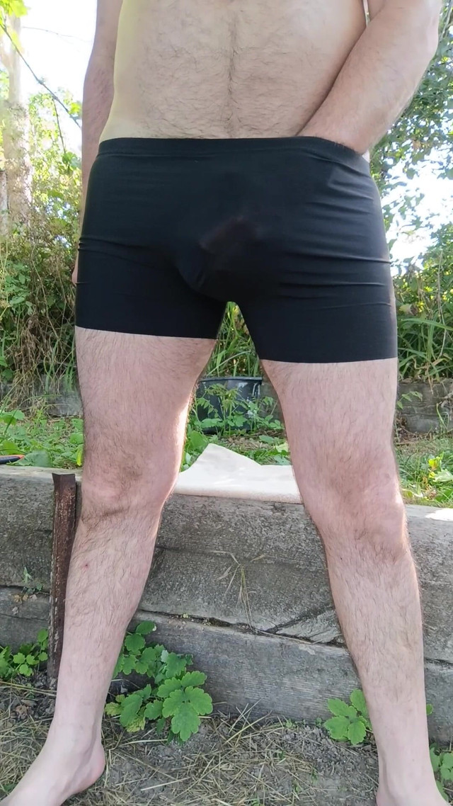Nudity in the Garden (Vajrabob)