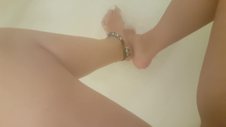 Alli Anderson: Lavando meus pés sujos