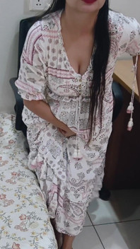Desi office sex fru knullad av vän med ljud