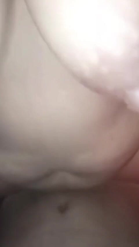 Damis_87: O escândalo de um homem indonésio tendo um caso com...