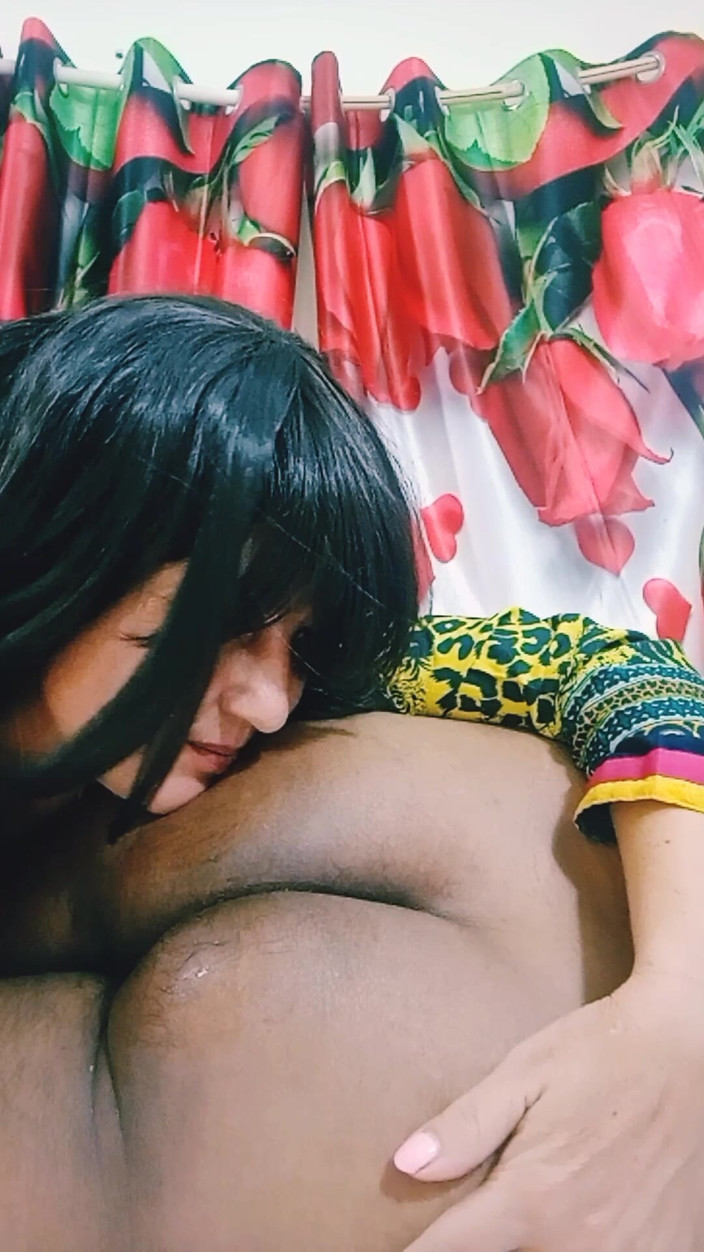 Bolly Karma: Gadis semok lagi asik memuaskan pacarnya