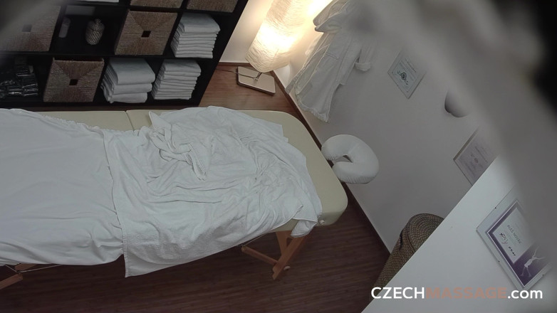Czech Massage: Česká masáž 10: Ohnivá zrzka jezdí na masérovi jako profesionál