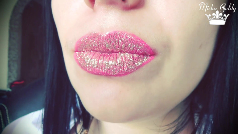 Goddess Misha Goldy: Hookah rokend &amp; lippenstiftfetisj
