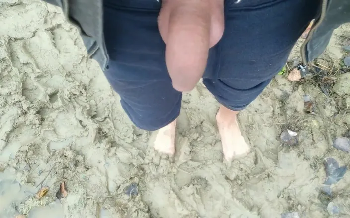 Idmir Sugary: Stepping in Mud Barefoot - Dirty Feet and Jerk off and...