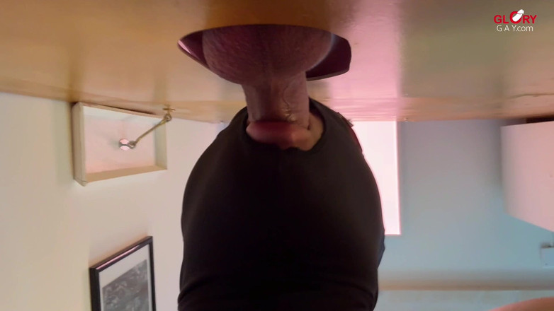 GLORYHOLEGAYS: Am Gloryhole: Wie Viel Spritzt Er Ins Glas?