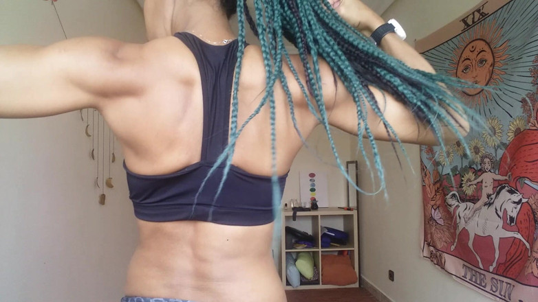 Golden lace: Flexing My Veiny Biceps