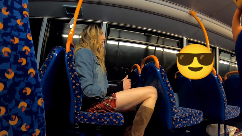 The Midnight Minx: Tesão crossdresser viagem de ônibus