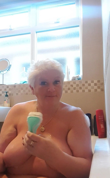 Uk Joolz: Y ahora vamos a la mejor parte en el baño...