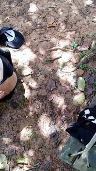 Homo jongen spuit water in zijn kont