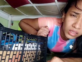 Leyne Rodriguez: Aku terjebak di bawah tempat tidur dan saudara tiriku mengambil...