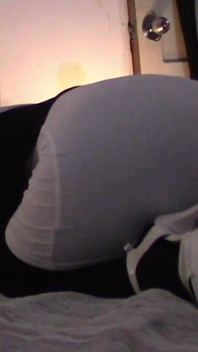 MILF with a Gorgeous Ass Gives a Blowjob and Swallows Cum