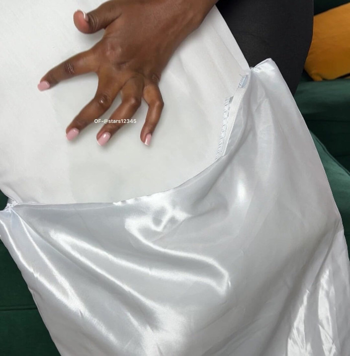 Its Nyota: ベスト枕での腰交オーガズム