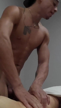 GILF fickt jungen massage-jungen
