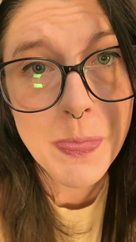 Jemné, ale perverzní uctívání ptáka