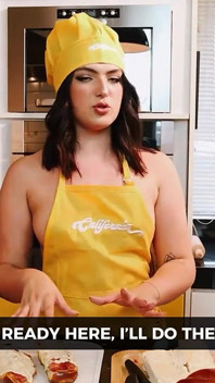 Clara Wellen, Famous Brazilian Influencer, Was Caught Opening the Door Naked for a Motorcycle Courier