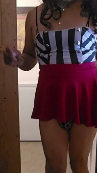 La femboy si diverte