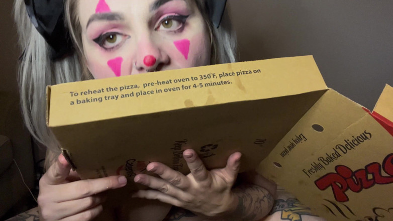 EeveeXo: Trashy Klaun Prasata ven na pizzu s sebou