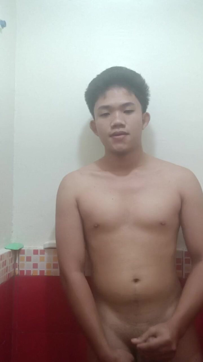 Rent A Gay Productions: Şehvetli Filipinli azgın ve kendini dışarı çıkarıyor