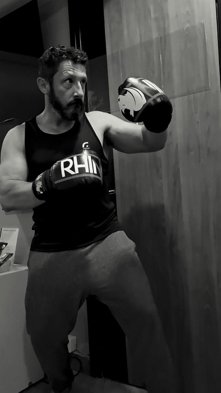 Gouine Wrestling: Muscle Fighting