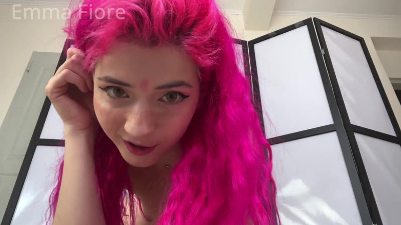 Emma Fiore: La teen in forma balla sexy