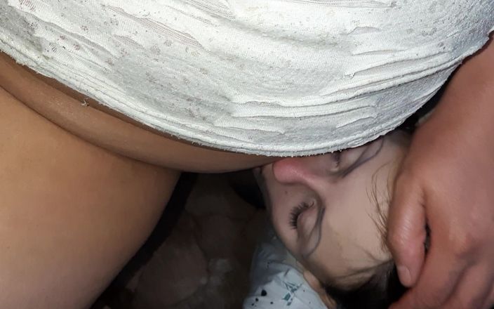 Lesbian-candys: Ela adora me lamber de joelhos