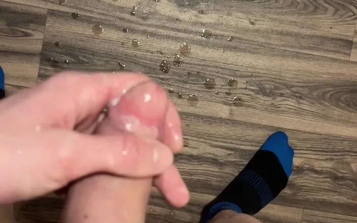 Johnny69227: Guys on Grindr Made Me Horny- Masturbation, Jerking off, Cumming