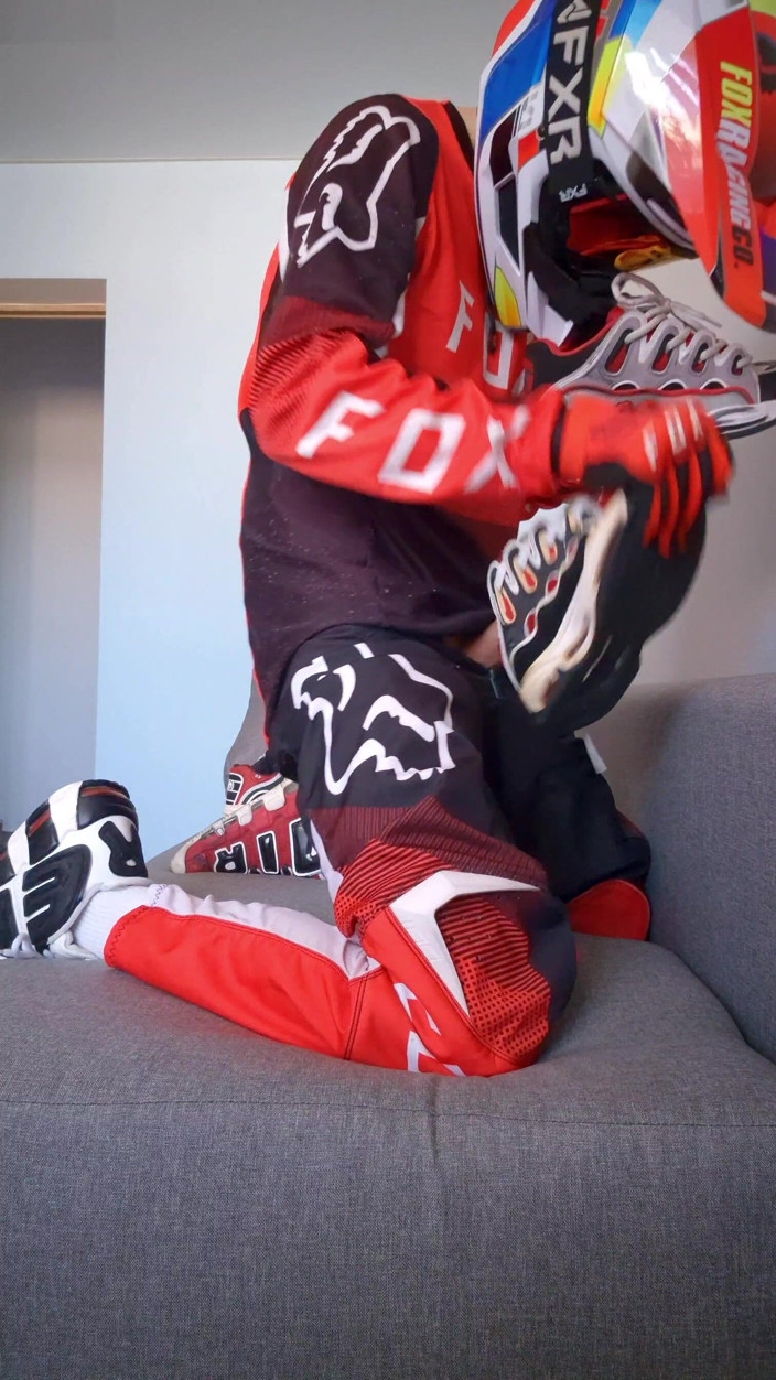 Sneakersmax98: I Put on Mxgear and Fuck My Osiris Sneakers