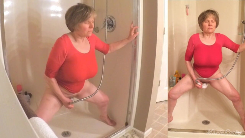 MarieRocks: 60+ GILFs masturbationstraining im nassen t-shirt