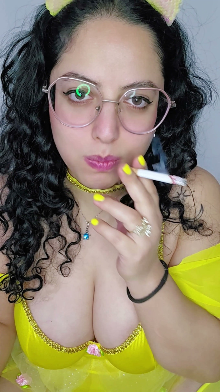 Babyluna939: Eddie Queens Ft. Babyluna939 - Fetish Puteri Belle merokok, blowjob asap...
