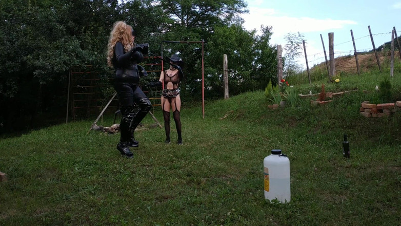 Beth Kinky: 후나타리 노예로 에리카 훈련