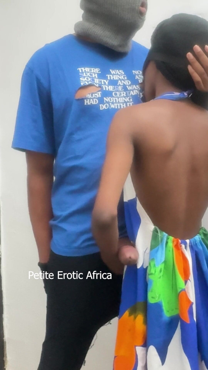 Petite Erotic Africa: Muito apertado para entrar