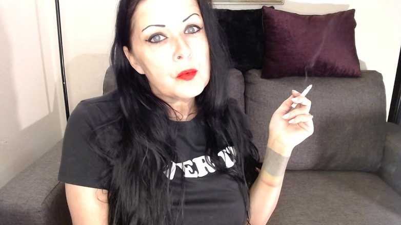 Abby Anna: Anna har en cigarettrökning