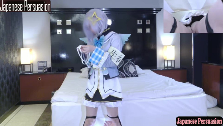 Far east hentai works: Le nouveau venu, amant du cosplay squirting, aime la masturbation...