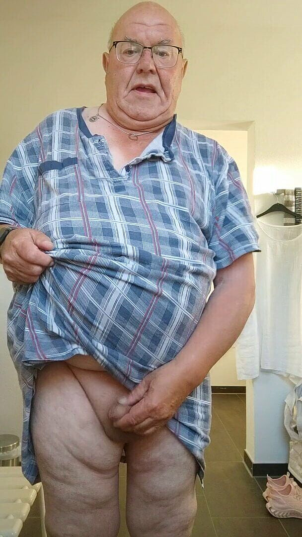 Karlchengeil: Se puso cachonda en la mañana