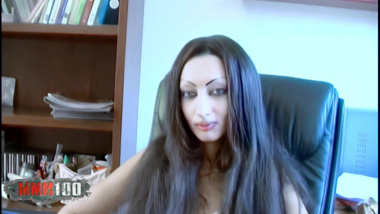 MMM100: Angelina bize amını gösteren güzel Angelina ile seksi röportaj