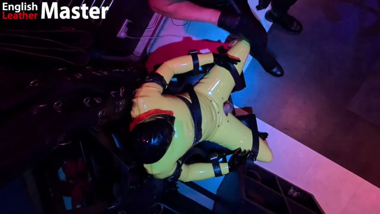 EnglishLeathermaster: CBT on Rubber Gimp