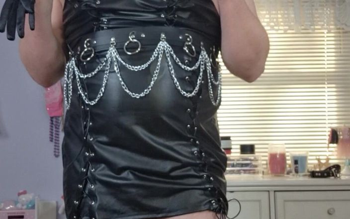 Victoria Lecherri: Satin, lông thú và da!