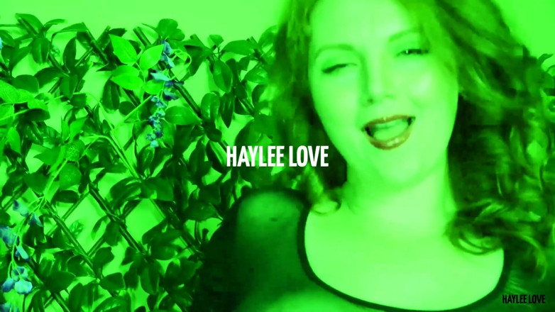 Haylee Love: Poison Ivy dělá Robin svou otrokyní, část 2