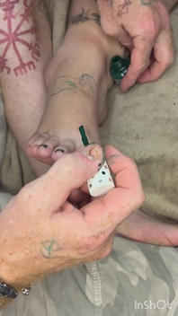 Freja Gets Her Toe Nails Painted