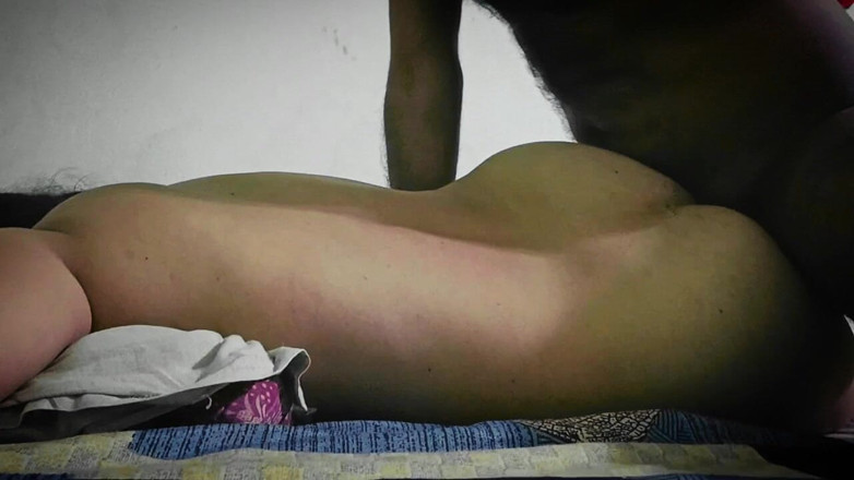Housewife 69: Šukání vysokoškolačky v různých polohách