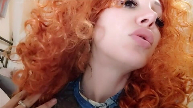 savannahamatoriale: Nerdy hot redhead loves anal