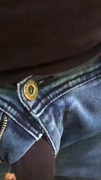 户外村庄与我的屁股继母口交，我玩弄她的胸部