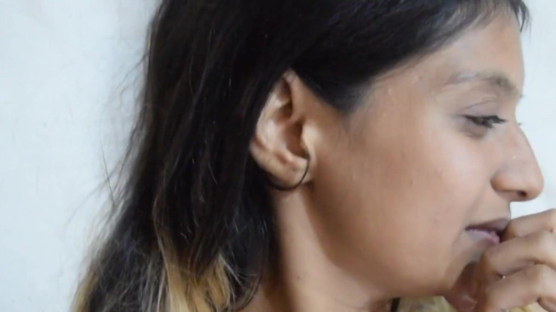 YourDickSucker: 我害羞的女朋友在被性交时看起来很可爱