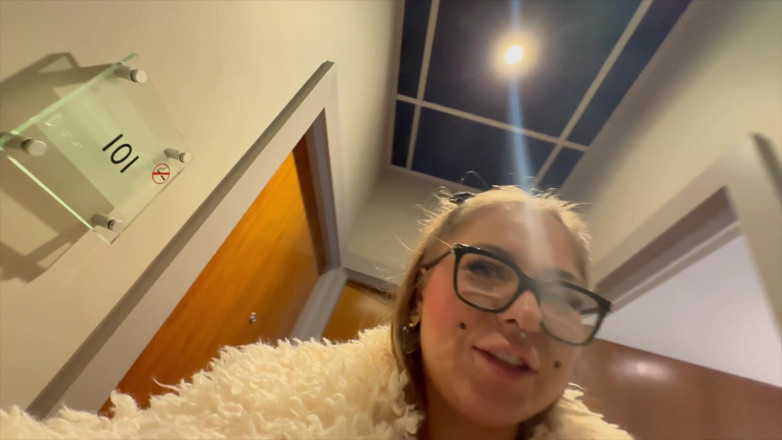 Cumwalkoffame: Sandie Candy Cumwalk