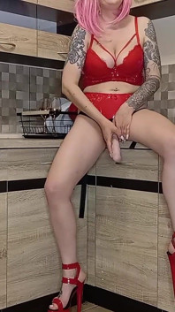 Lady Angela Smyslný strapon POV Red Pleaser Podpatky Červená Latexové Spodní prádlo Potetovaná bohyně